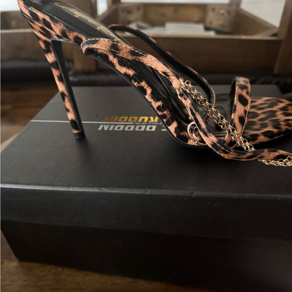 Cape Robbin Brown and Black Heels